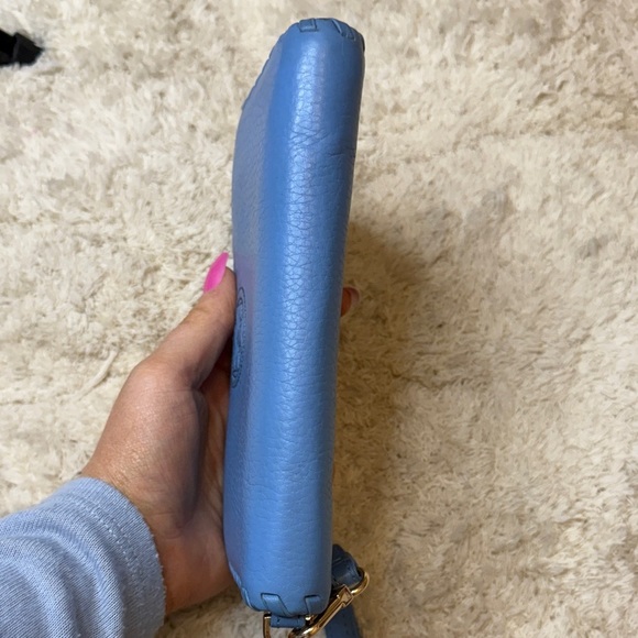 Tory Burch Vibrant Blue Marion Smartphone Leather Wristlet - Picture 5 of 12